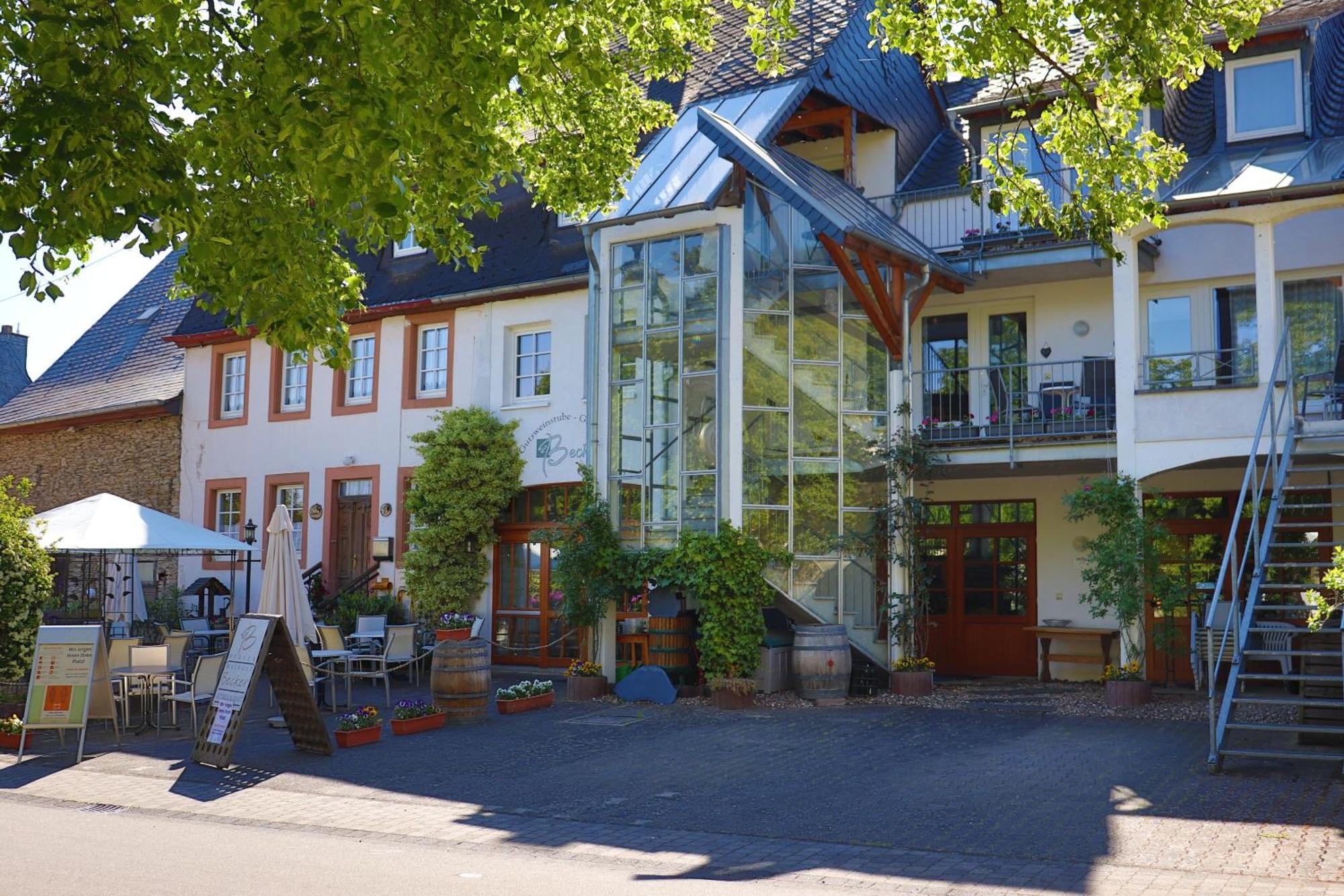 Ferienweingut & Gutsrestaurant Becker Apartment Burgen  Екстериор снимка