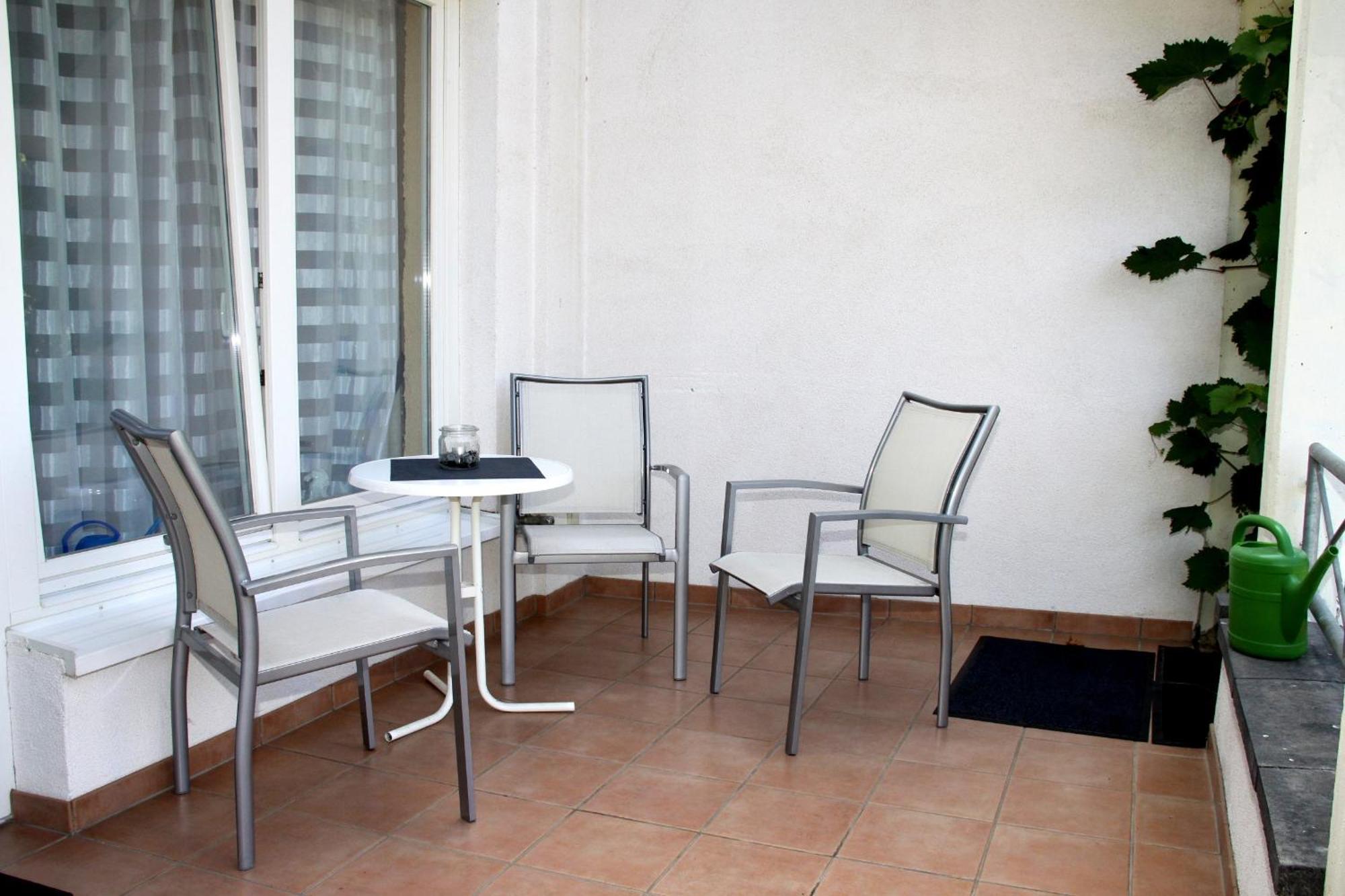 Ferienweingut & Gutsrestaurant Becker Apartment Burgen  Екстериор снимка
