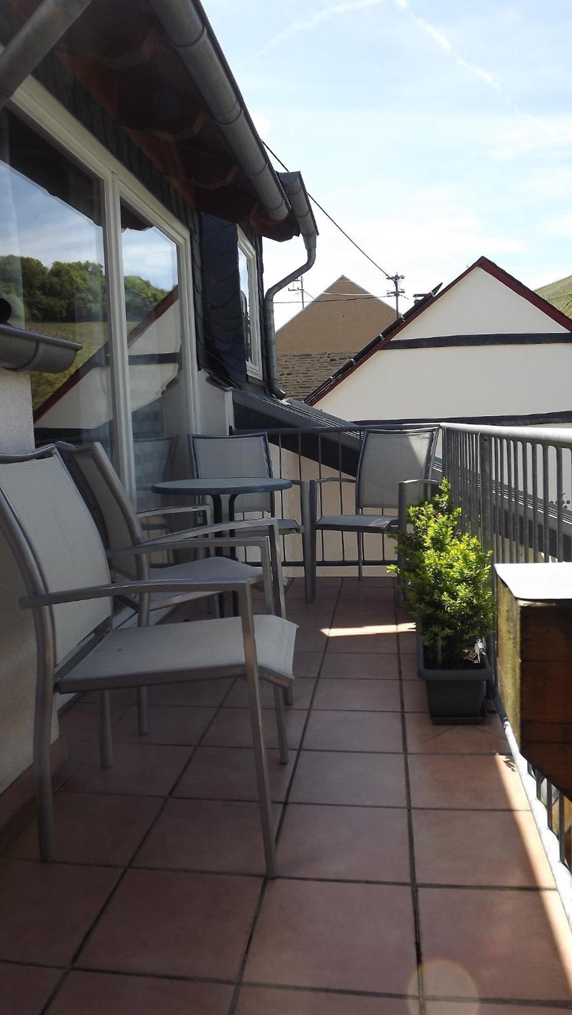 Ferienweingut & Gutsrestaurant Becker Apartment Burgen  Екстериор снимка