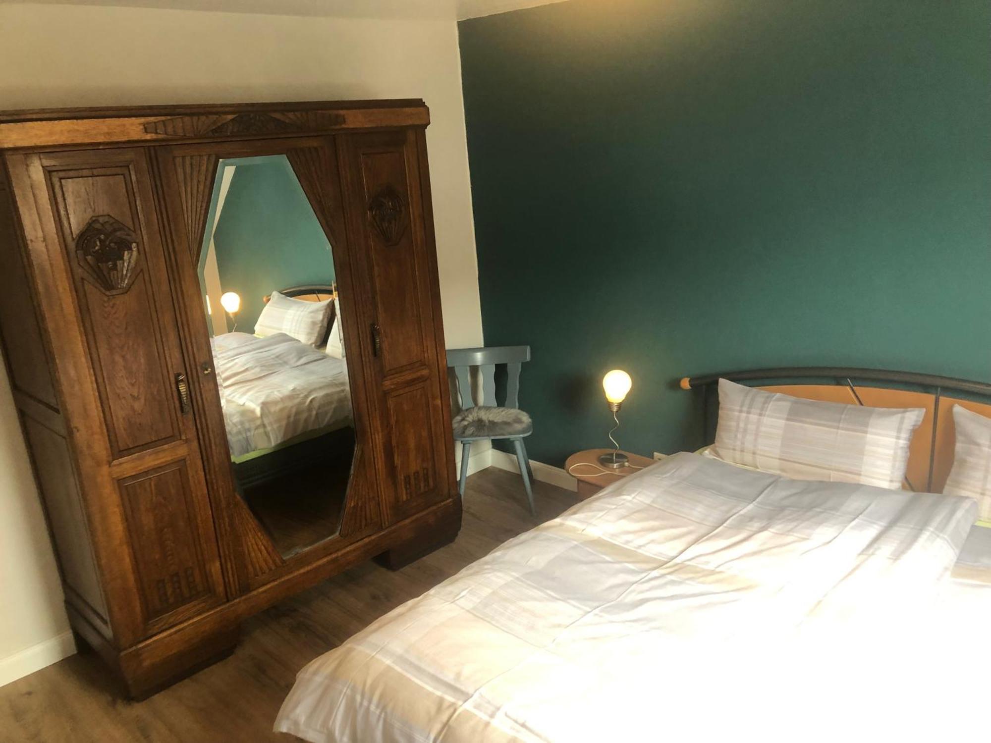 Ferienweingut & Gutsrestaurant Becker Apartment Burgen  Екстериор снимка