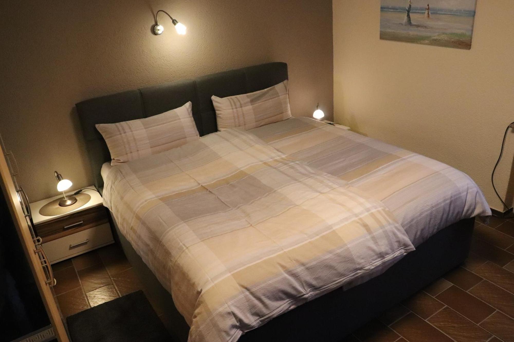 Ferienweingut & Gutsrestaurant Becker Apartment Burgen  Екстериор снимка