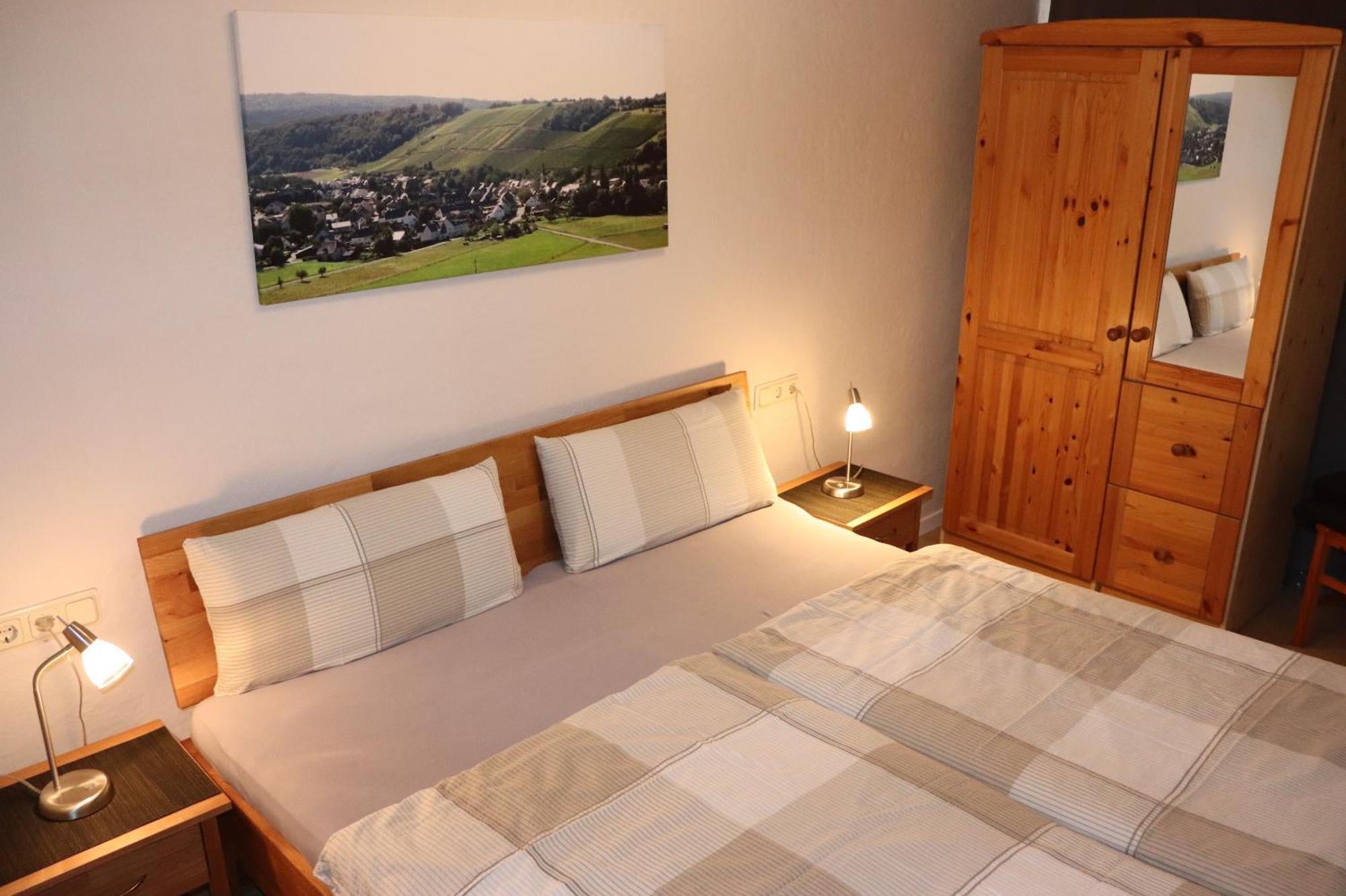 Ferienweingut & Gutsrestaurant Becker Apartment Burgen  Екстериор снимка
