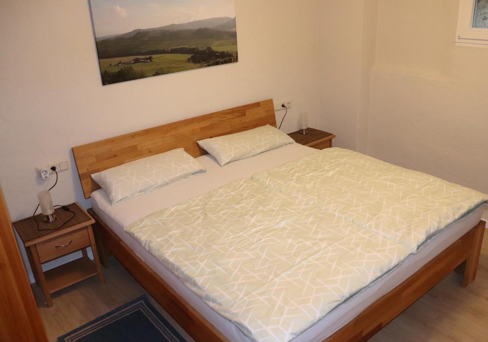 Ferienweingut & Gutsrestaurant Becker Apartment Burgen  Екстериор снимка